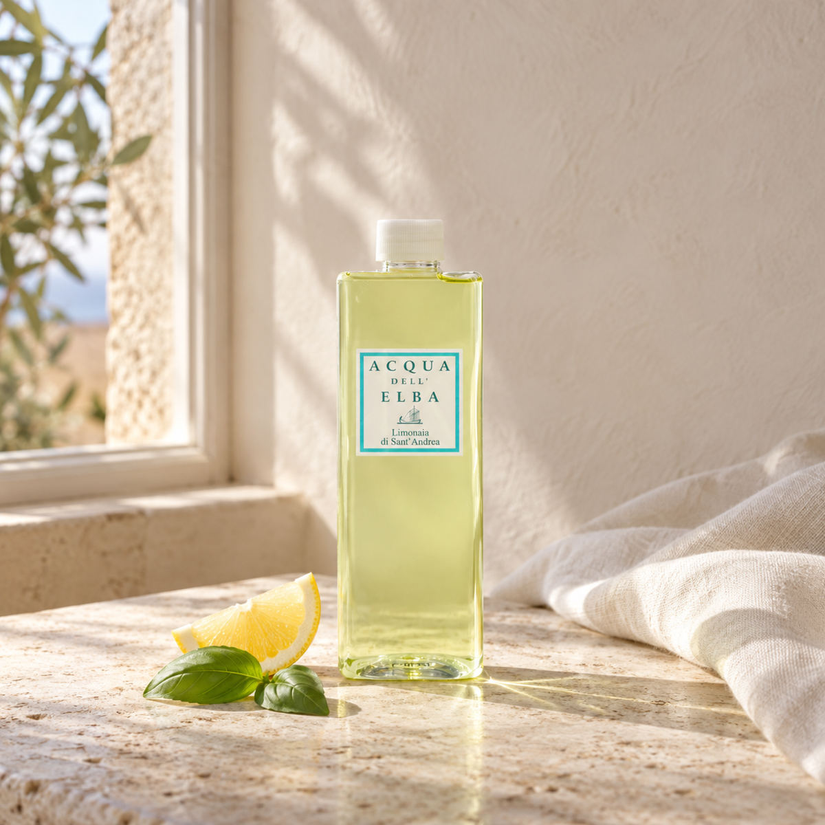 LIMONAIA DI SANT'ANDREA — diffuser refill 500 ml, natural window-light lifestyle