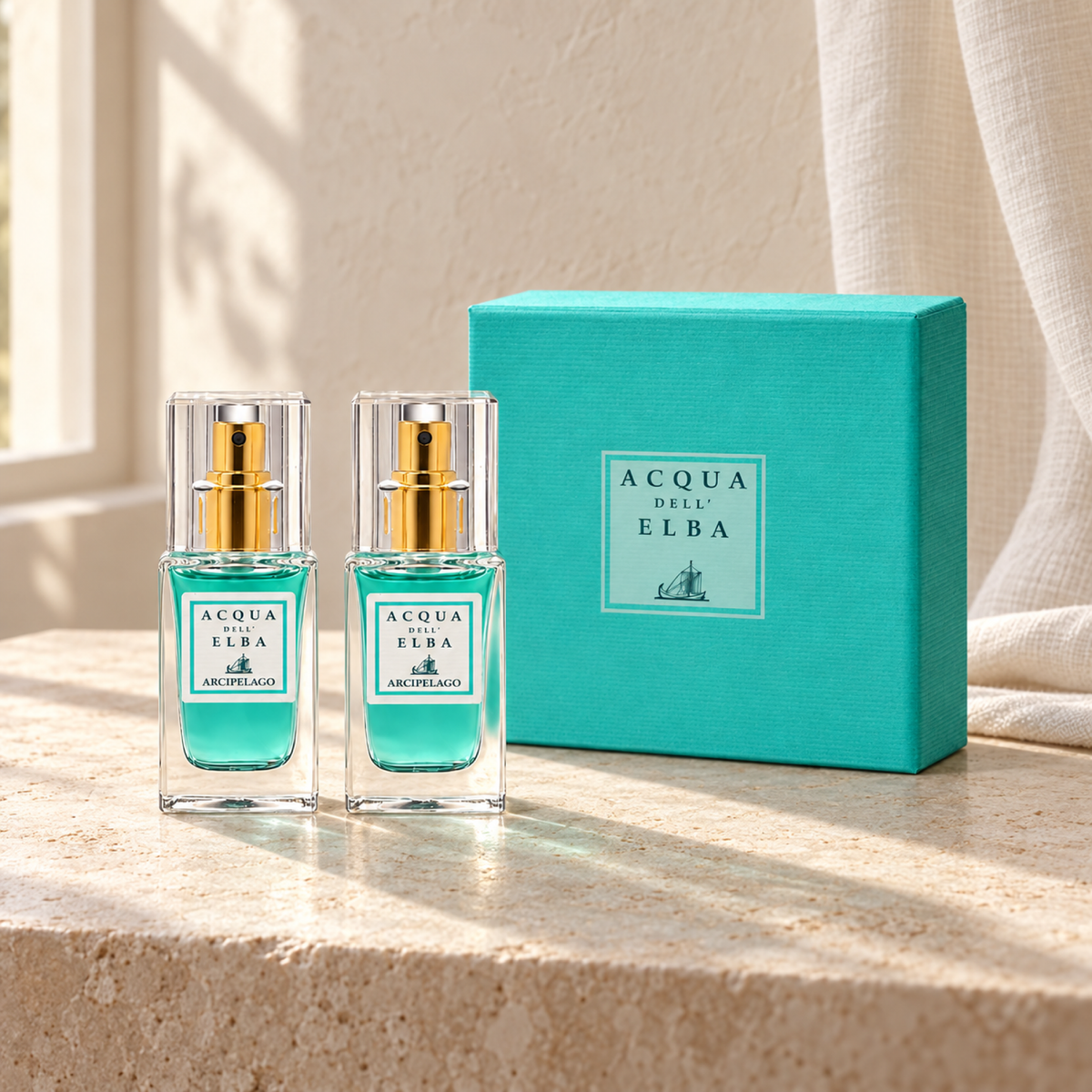 GIFT BOX MIA ARCIPELAGO WOMAN — complete gift set, natural window-light lifestyle