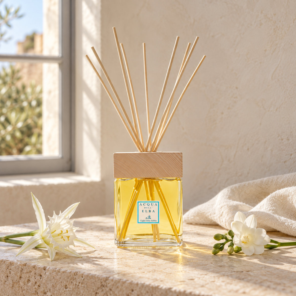Acqua dell'Elba Giglio delle Sabbie Home Diffuser 200 ml — natural window-light lifestyle