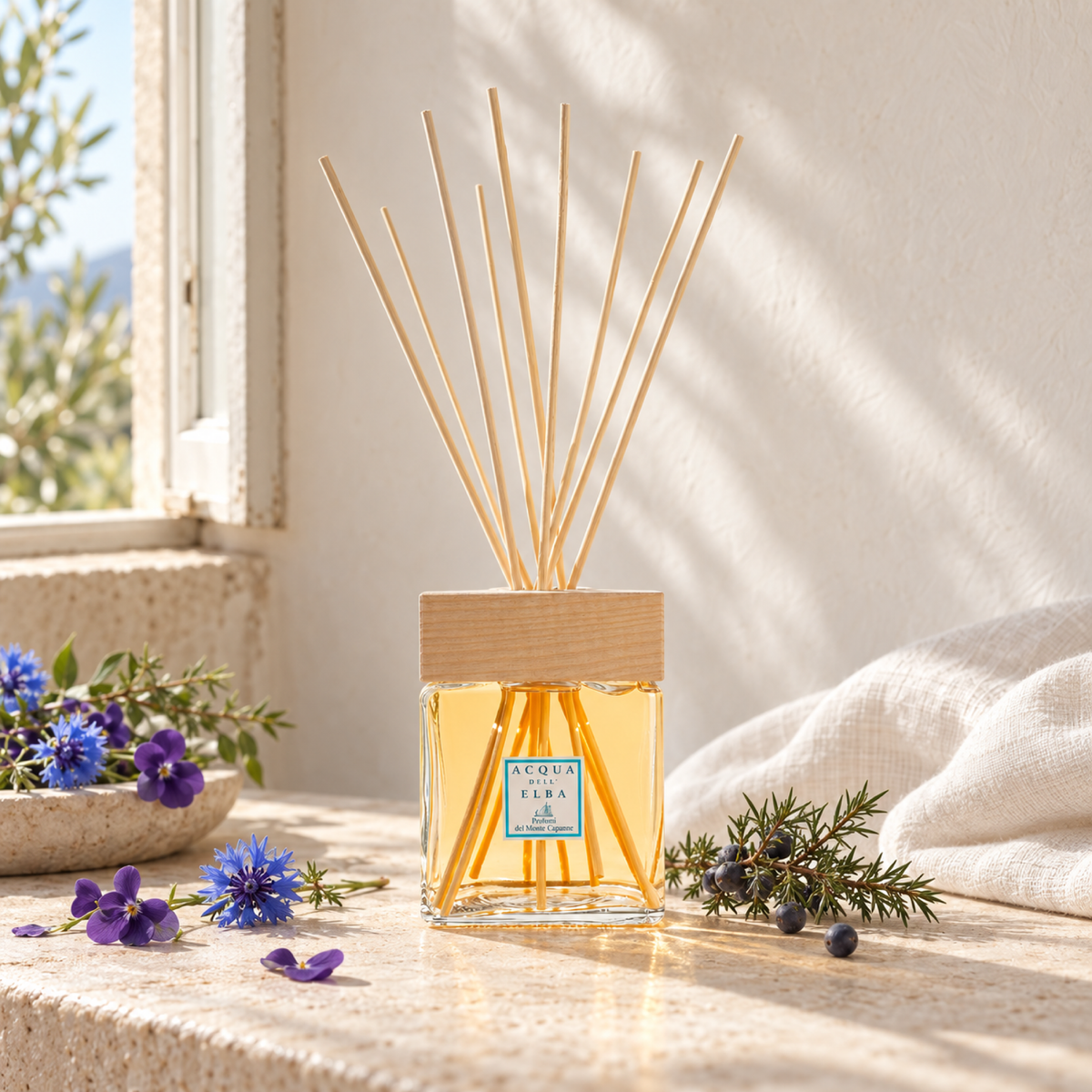 Acqua dell'Elba Profumi del Monte Capanne Home Diffuser 200 ml — natural window-light lifestyle
